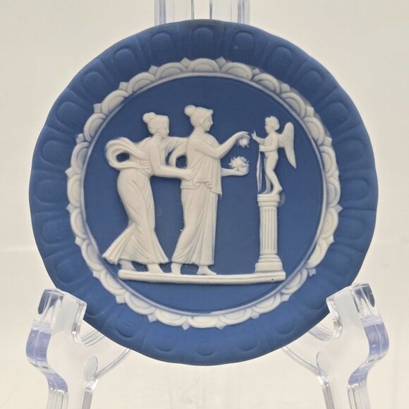 Jasperware Trinket Pin Dish Set of 2 Neoclassical Figures in White Relief - Picture 2 of 9